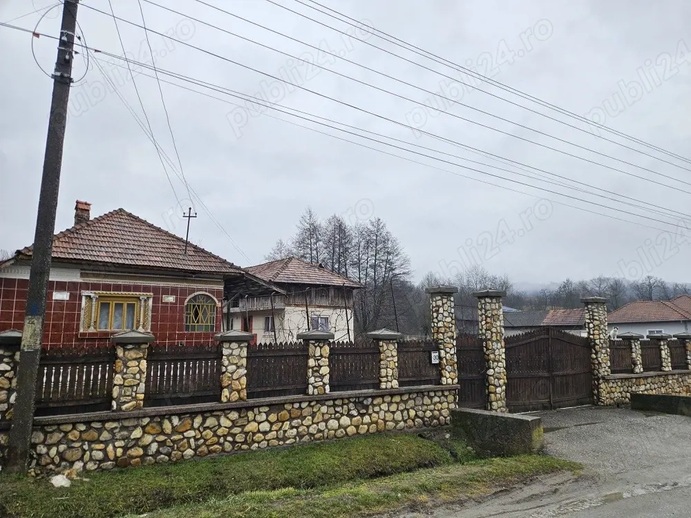 Casa cu teren de vanzare