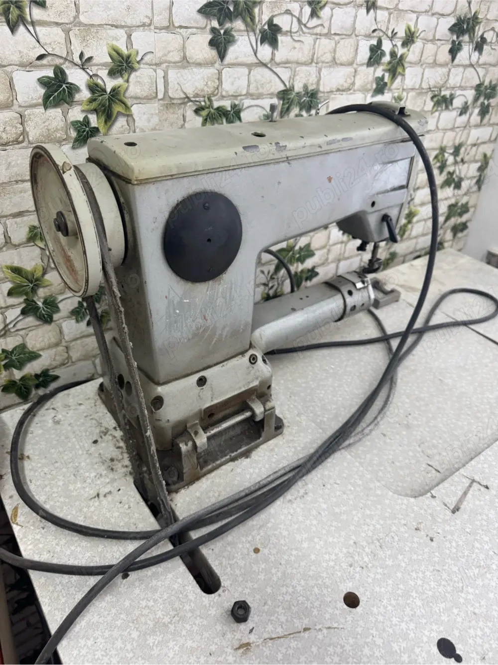 Mașină de cusut marca rusească anii 70-80