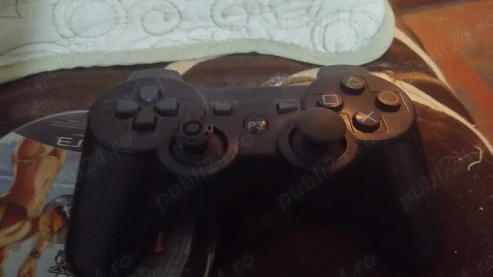 PS3 Super Slim + 3 jocuri + manetă - 400 lei