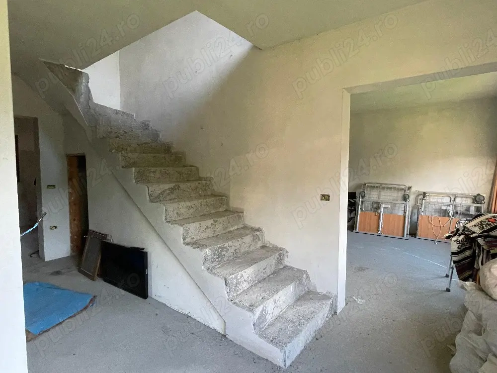 casa si teren de vanzare