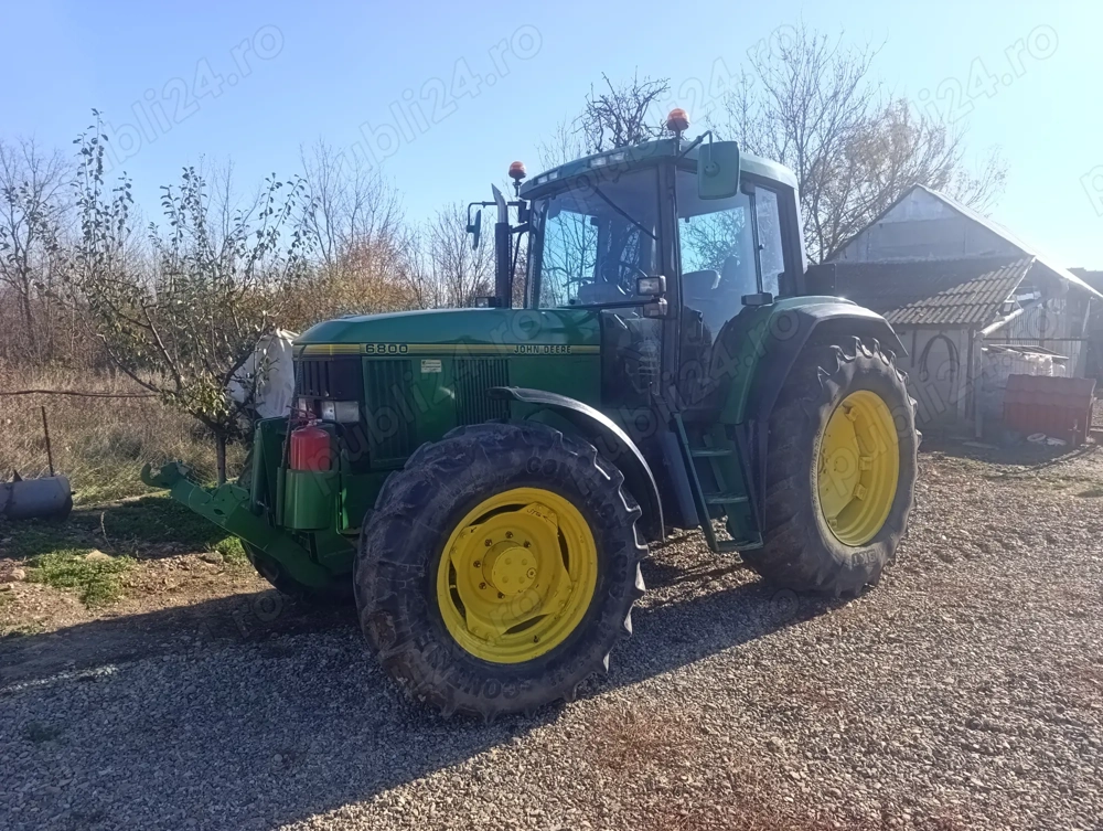 John Deere 6800