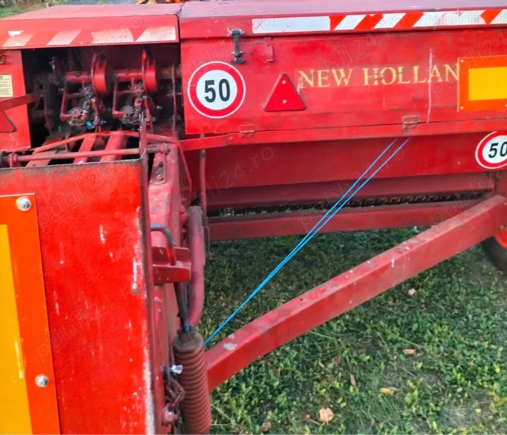 Vând balotieră new holland 