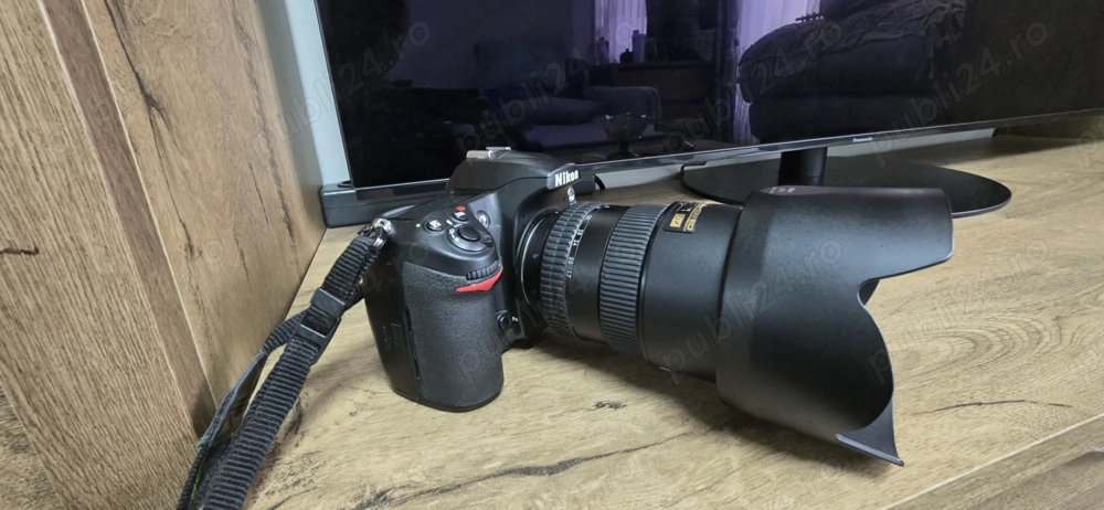 Vand kit foto profesional Nikon 300s plus obiectiv de top + blitz .