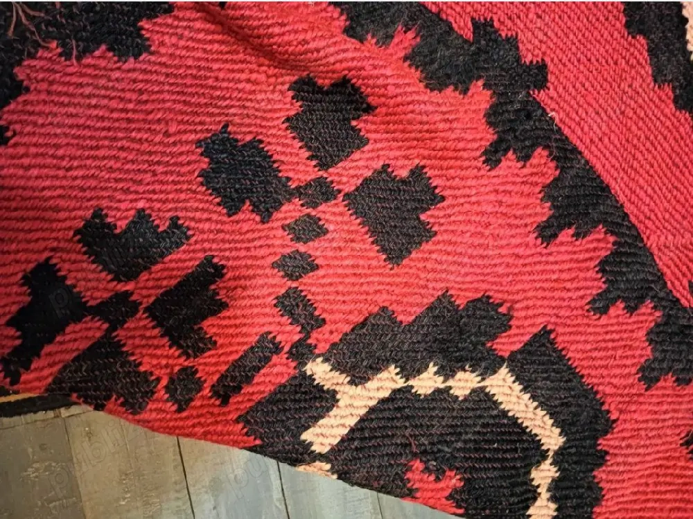 Covor vechi tradițional din lână 