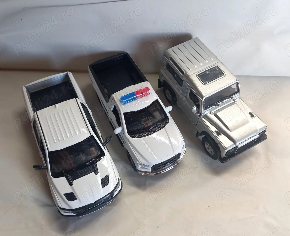 3 machete vechi, deosebite