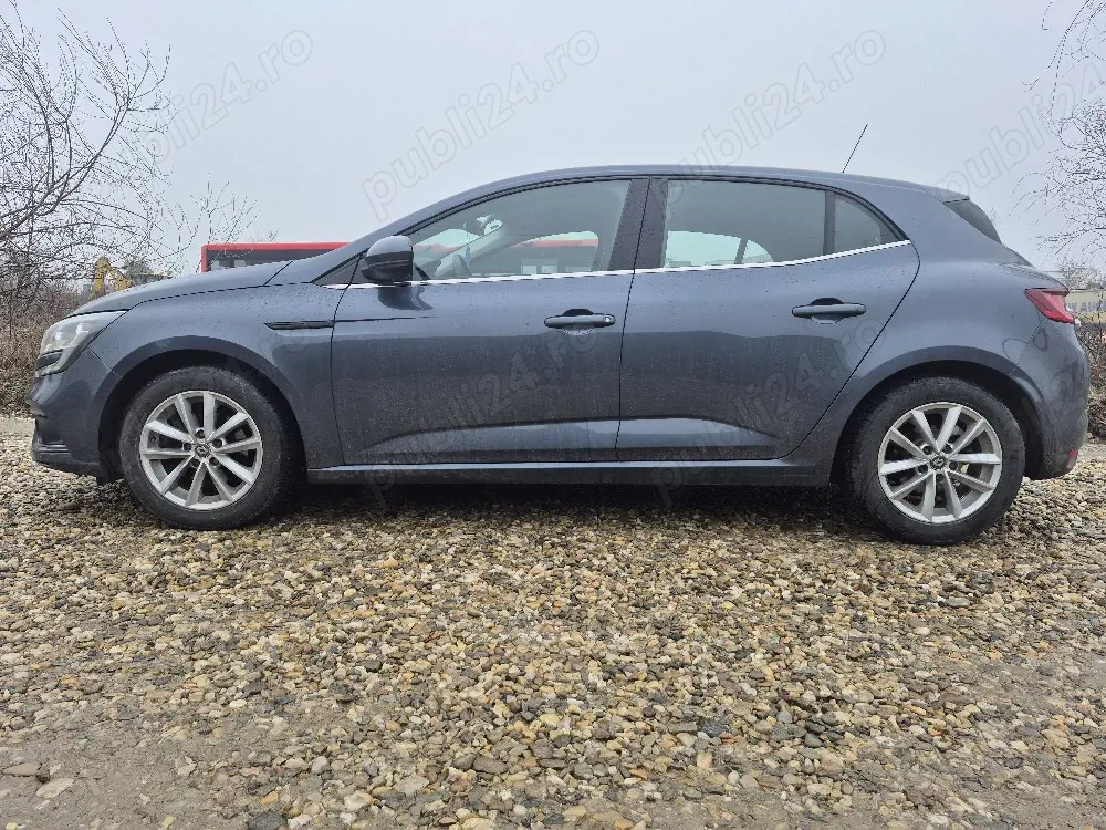 megan 4  hachtback, scaune incalzite ,  fara ad blue ! ÎNMATRICULATĂ  !