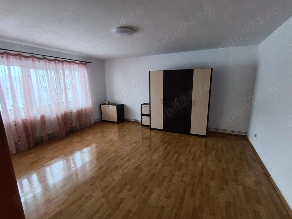 Imobil de închiriat Exercițiu   D+P+2+M,  80 mp nivel, băi pe nivel, curte, stradal