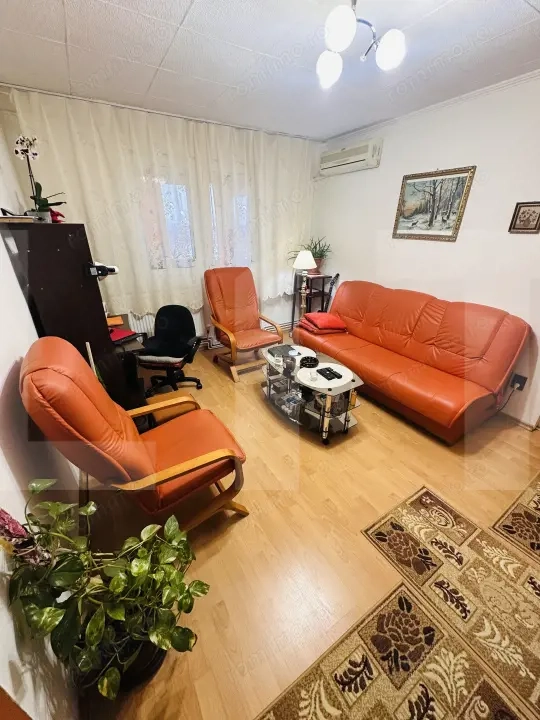 Apartament 3 camere, zona Vlaicu, Bloc renovat