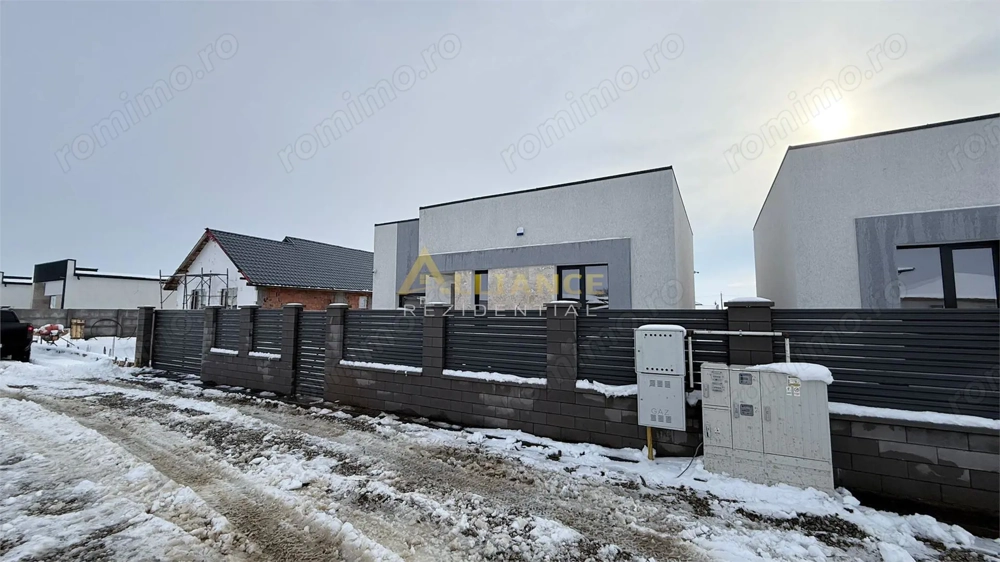 Casa Individuala - 3 camere - 2 bai - 371 mp teren