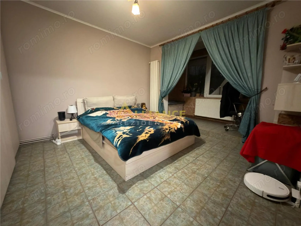 Apartament 3 camere de vanzare – Strada Izvorul Muresului