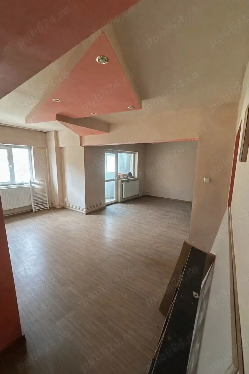 Apartament 4 camere (112 mp)