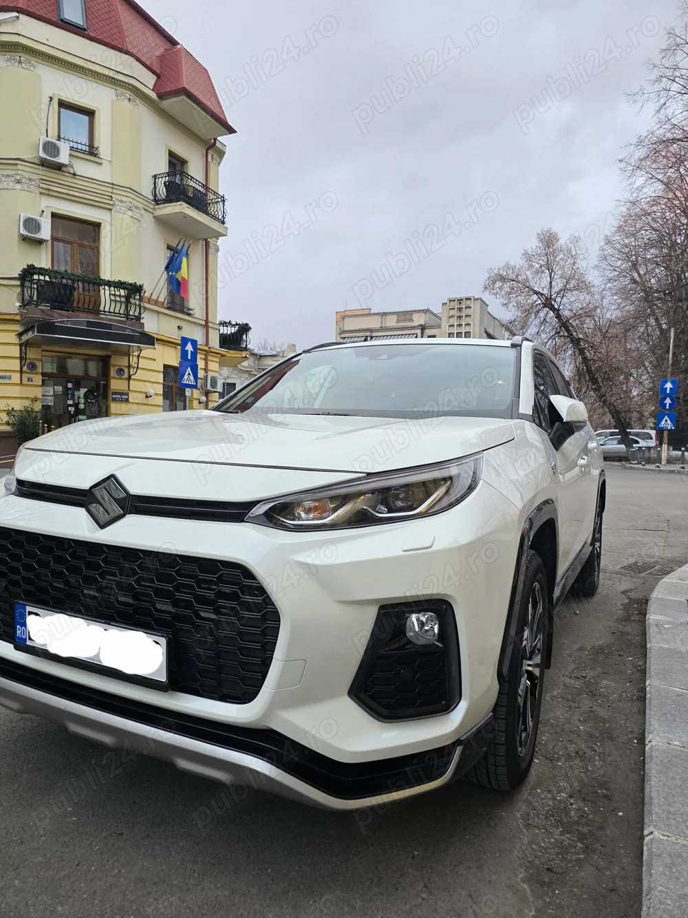 Vand schimb Suzuki Across plug-in hybrid 4x4 ( Toyota Rav4)