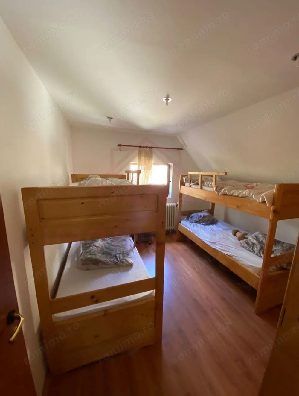 CASĂ\ VILĂ 6 CAMERE, LA MUNTELE MIC,JUD. CARAȘ-SEVERIN\ COMISION 0%