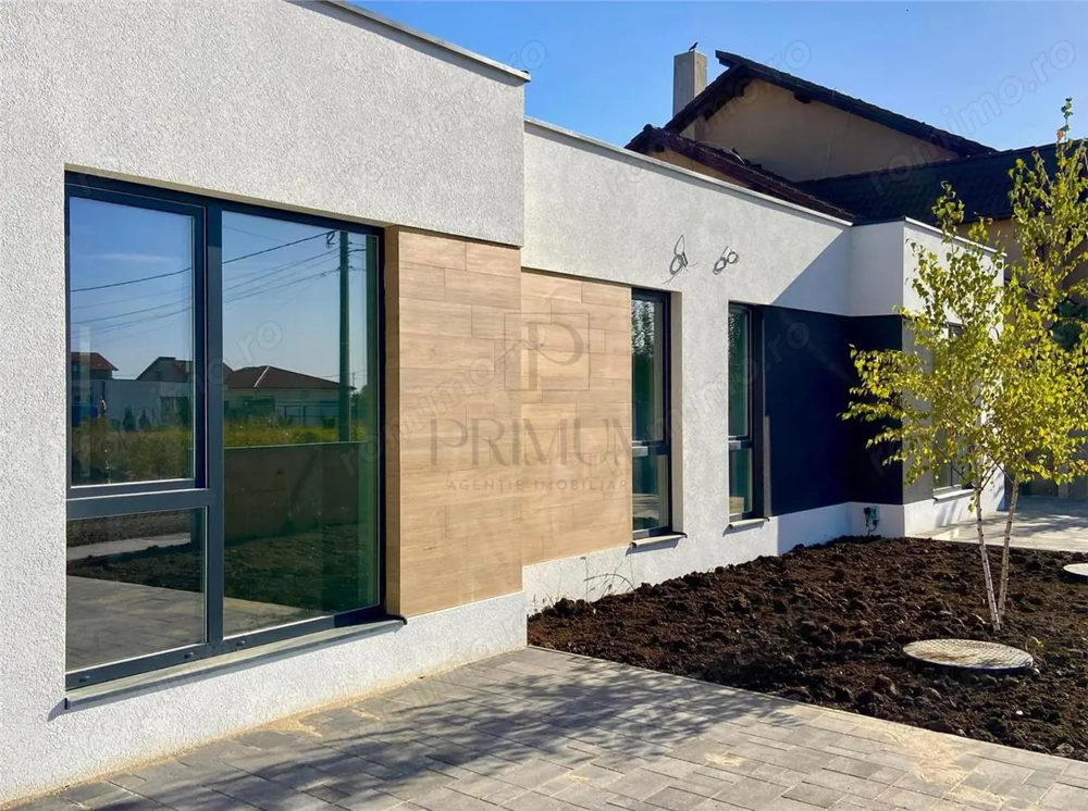 Duplex deosebit - la asfalt - 3 dormitoare