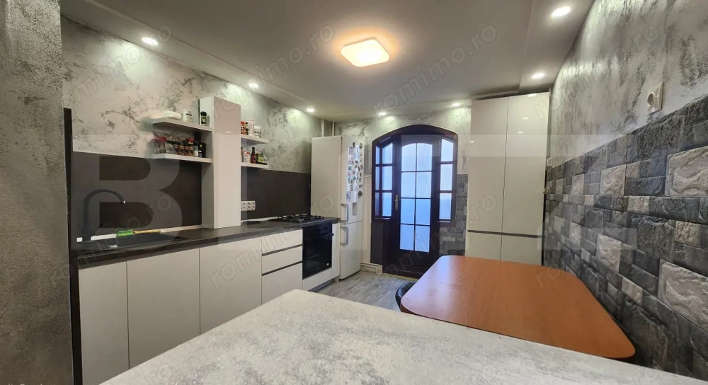 Apartament 4 camere, 75 mp utili, zona Tudor - Shopping City