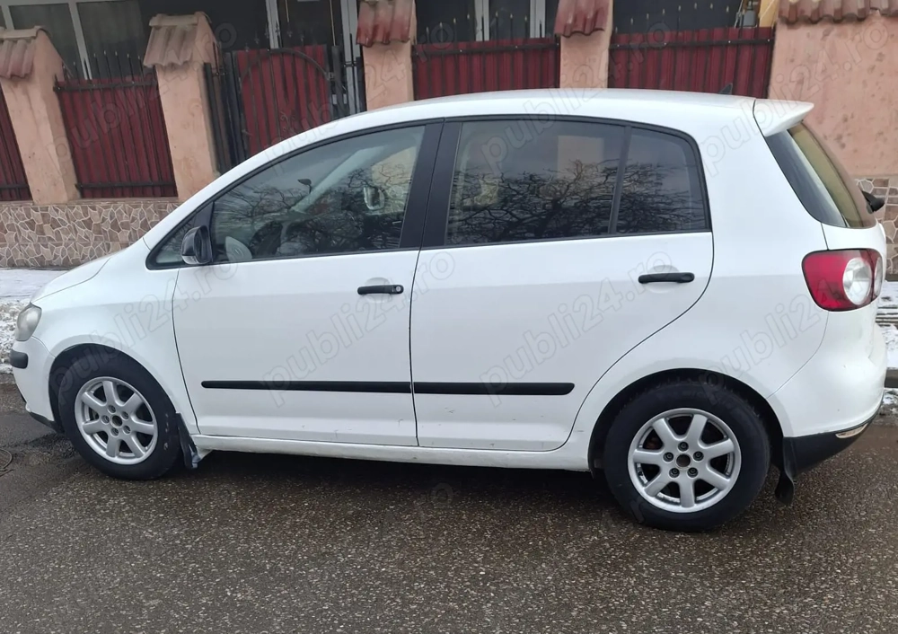 Vând Volkswagen Golf 5                                  2900 euro negociabil