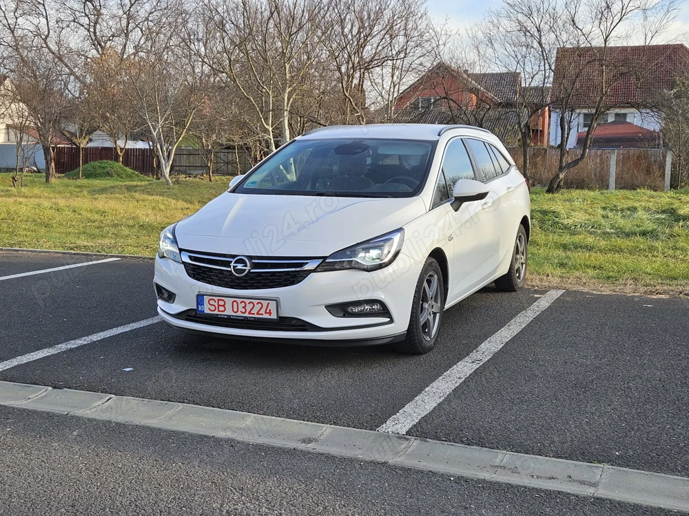 Opel Astra Sports Tourer Plus, Led Matrix, Webasto, Lane Assist, Carlig