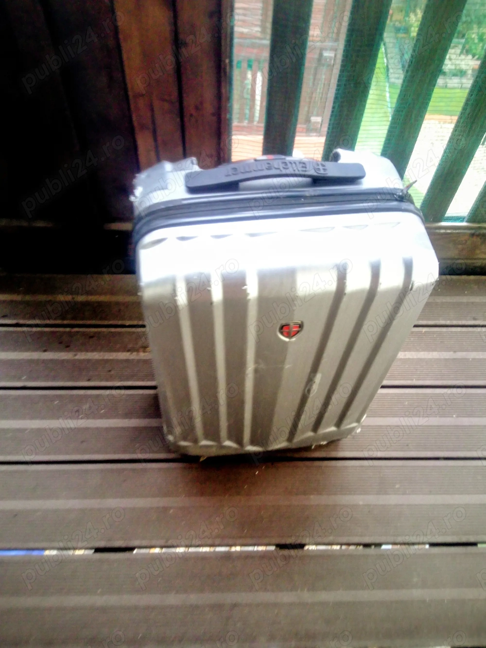 Vând troler 50x35x24 cm