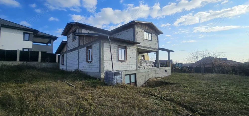 Casa la rosu Bariera Traian, teren 896 mp, COMISION 0%