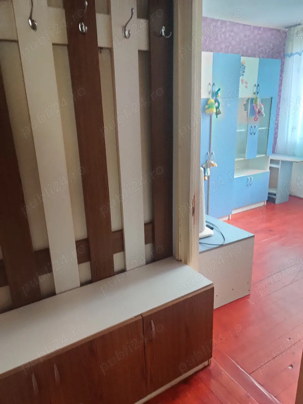 apartament cu trei camere 