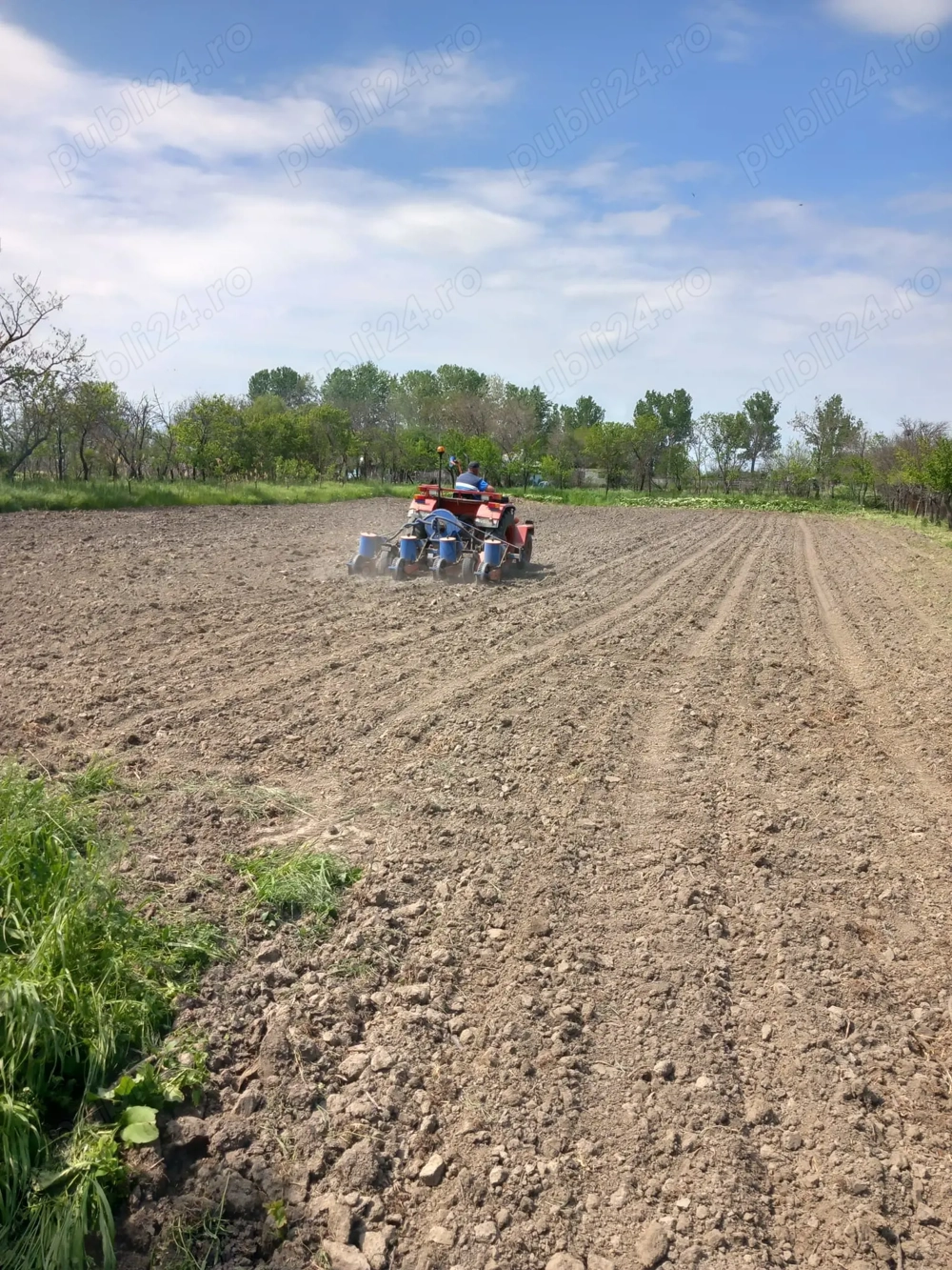  Vând Teren intravilan