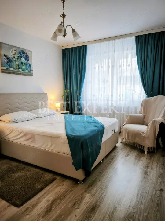 Apartament 3 camere de închiriat – zonă liniștită, parcare, Acces privat 