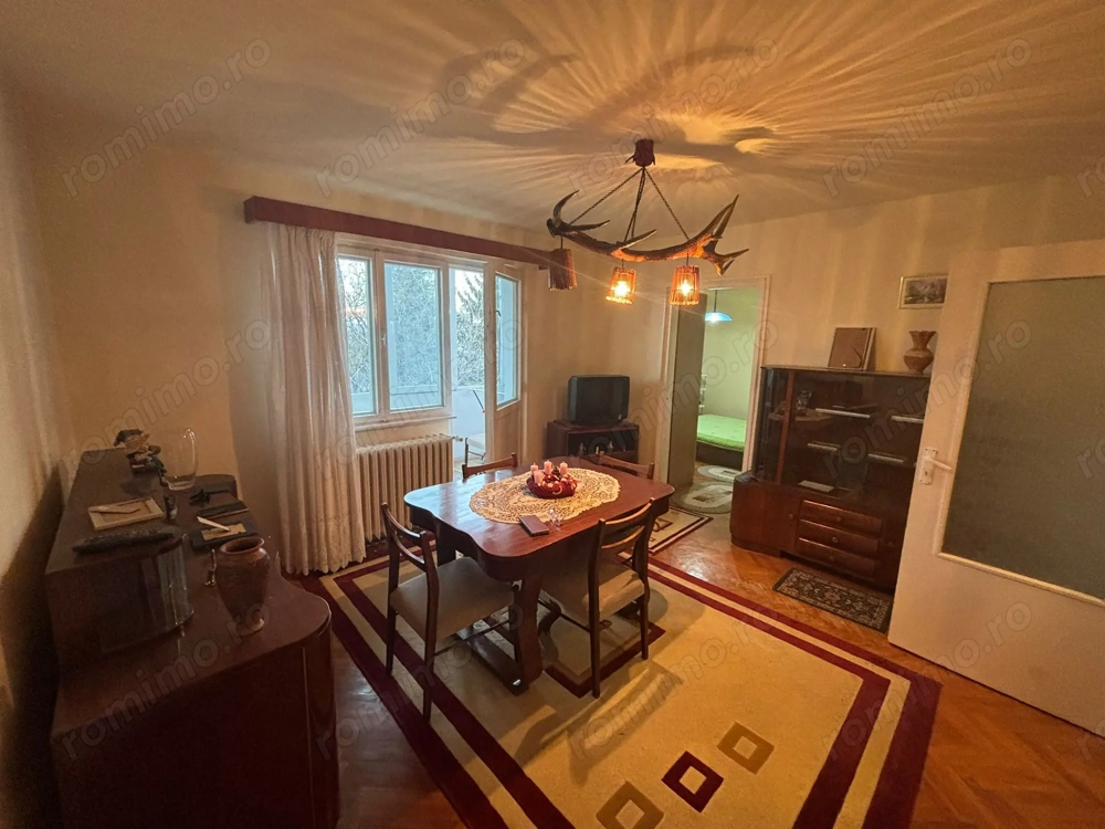 Dambu Pietros - Vanzare apartament 3 camere - Str. Ceahlau