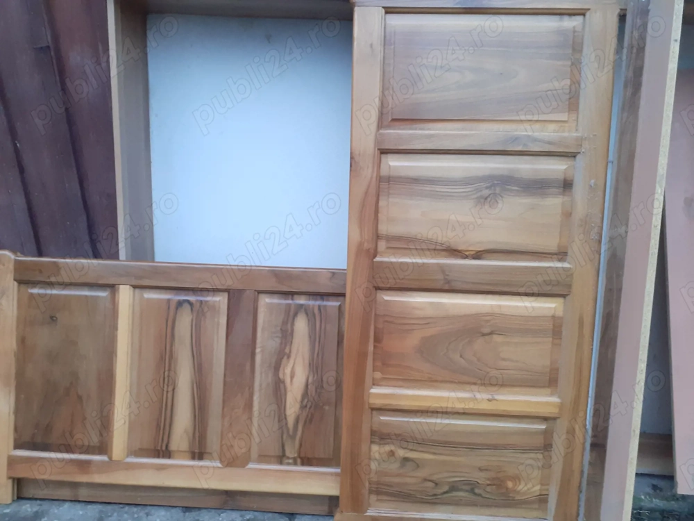 Pat matrimonial din lemn de nuc