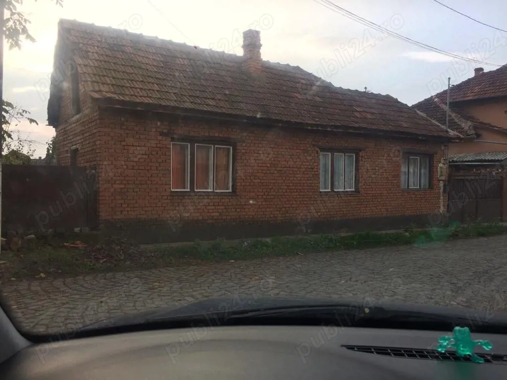 Casă de VÂNZARE în Sebiș, jud Arad  498m2 + TEREN