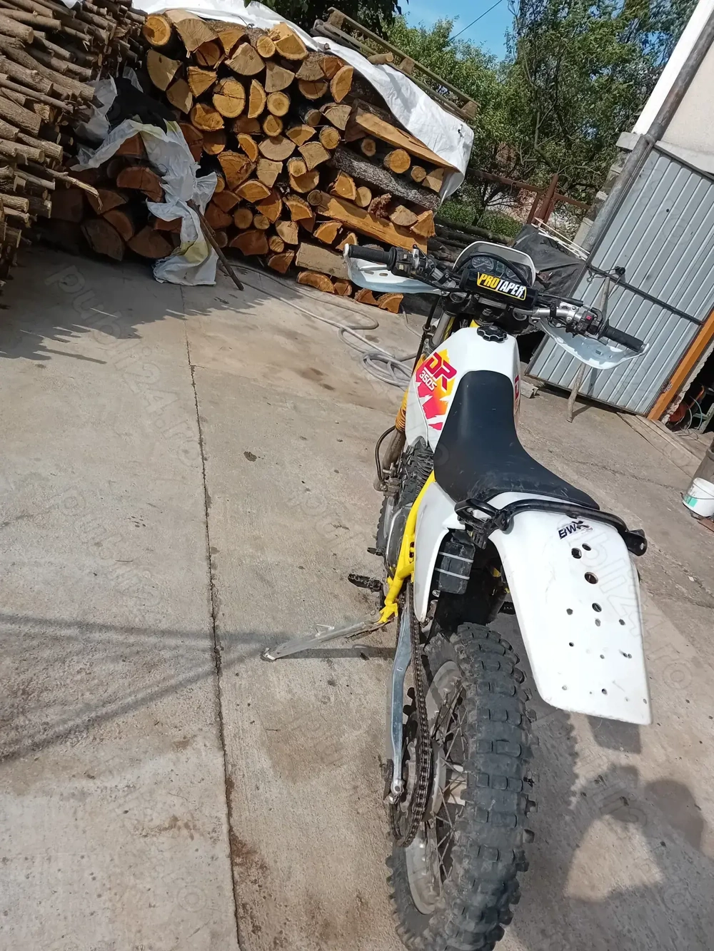 Vând sau schimb Suzuki 350