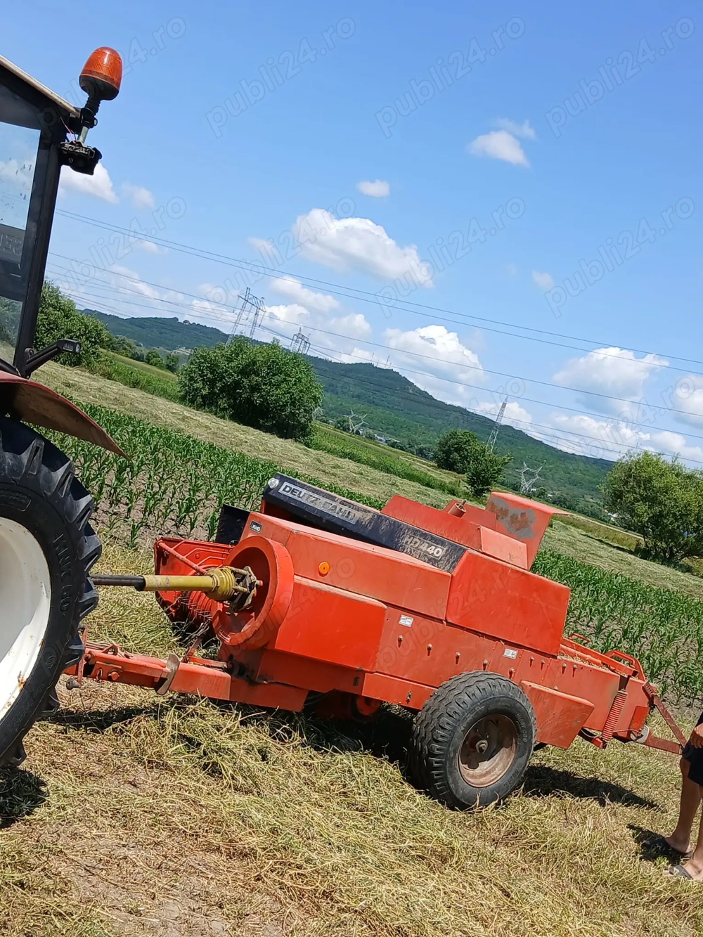 Vând presă de balotat drepunghiulara deutz-fahr HD 440.
