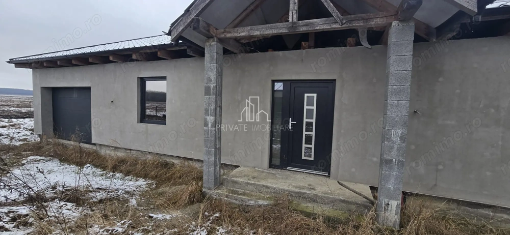 Casa 283 Mp/ Teren 835 Mp, Nou Construita, Solovăstru, Zona Reghin