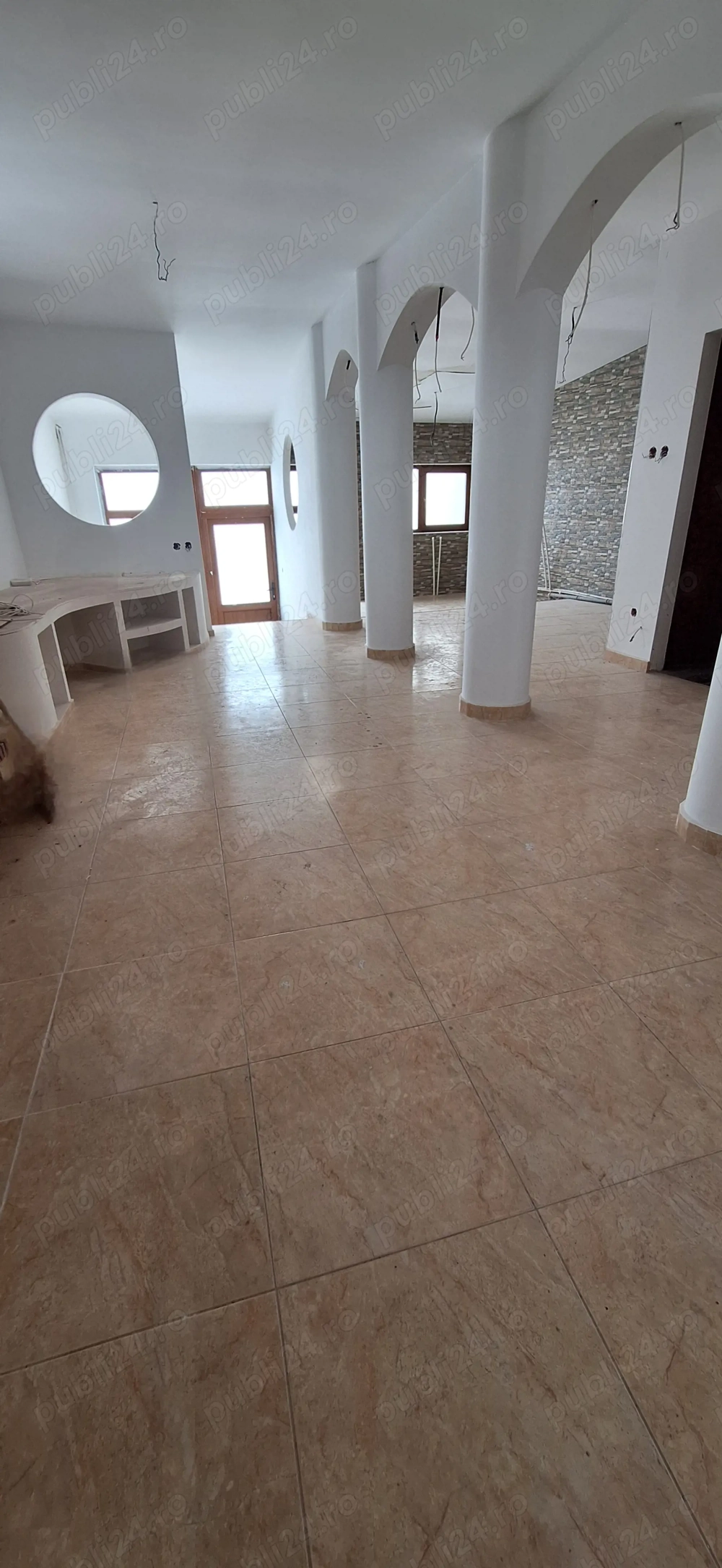 Închiriez spațiu comercial ultracentral str. Cuza Voda