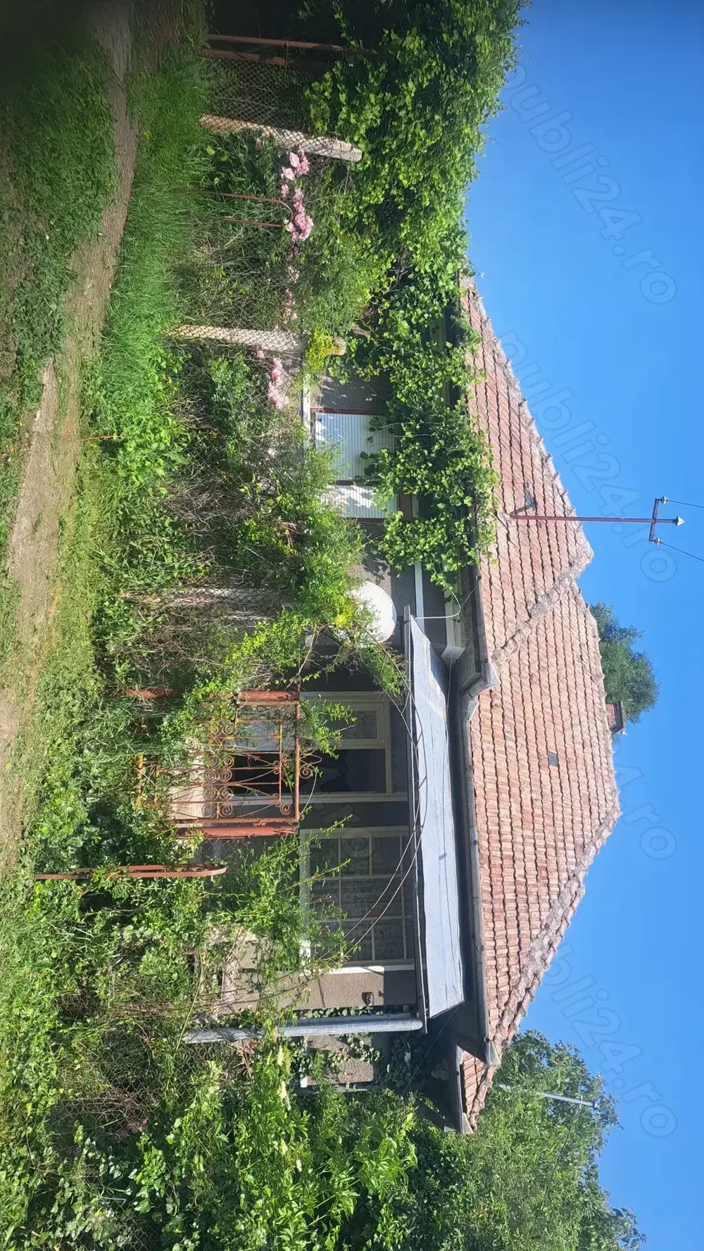 Casa 45 km de Cluj  cu 5000 m teren intravilan