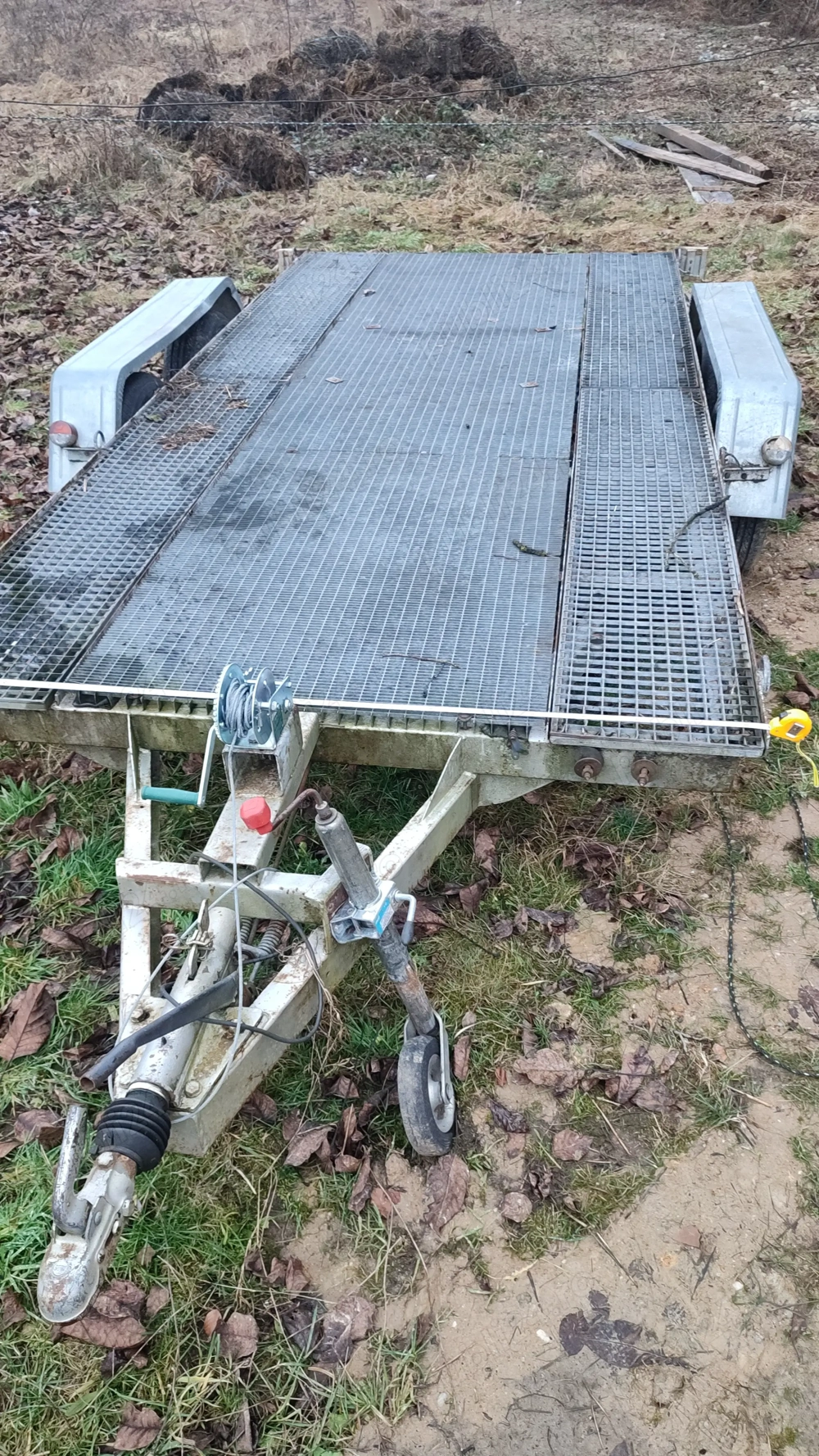 Vând trailer dublă axa 