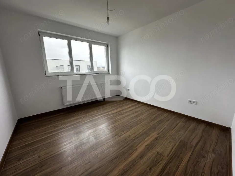 Apartament de vanzare 3 camere 2 bai 1 balcon 1 logie loc de parcare