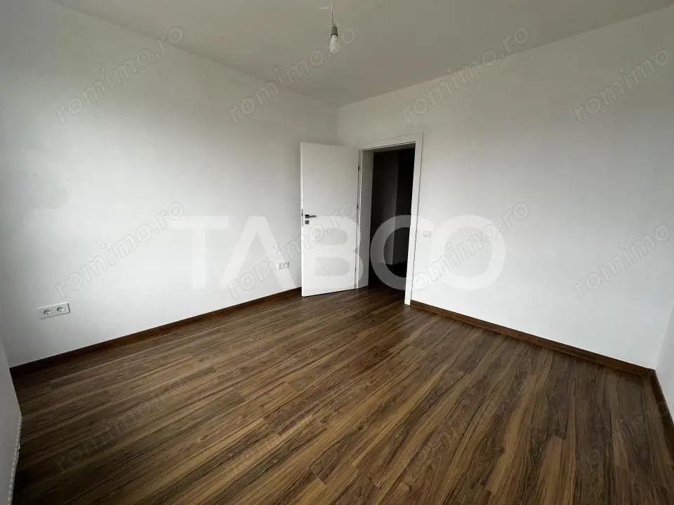 Apartament de vanzare 2 camere balcon loc parcare orientare sudica