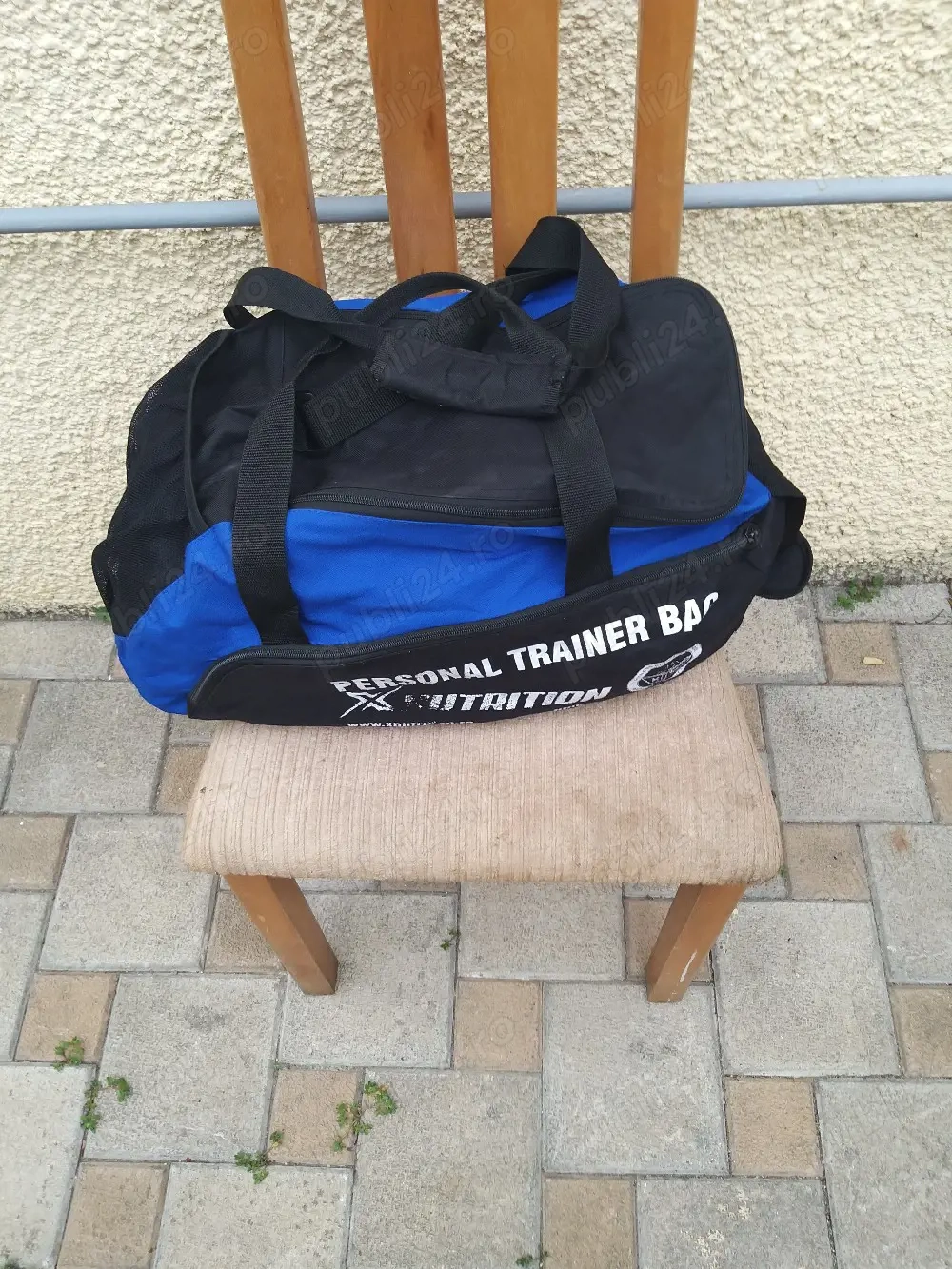 geantă sport ( nu trimit prin curier sau poștă 