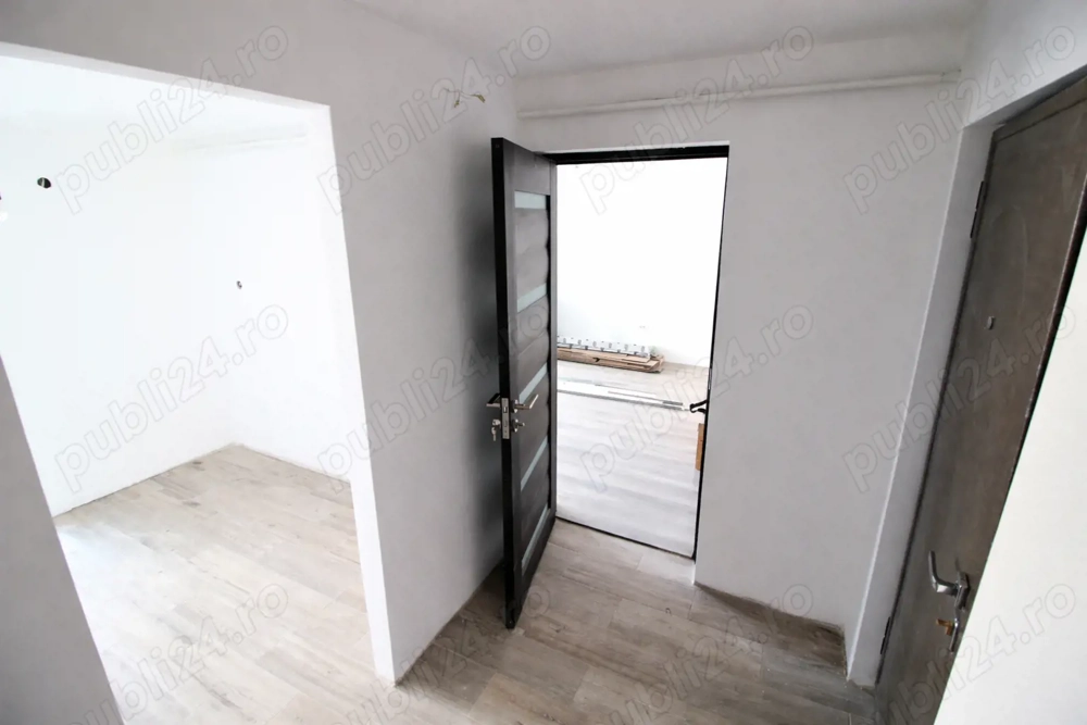 Ap. 2dec. Micro 20, etajul 2, renovat, liber