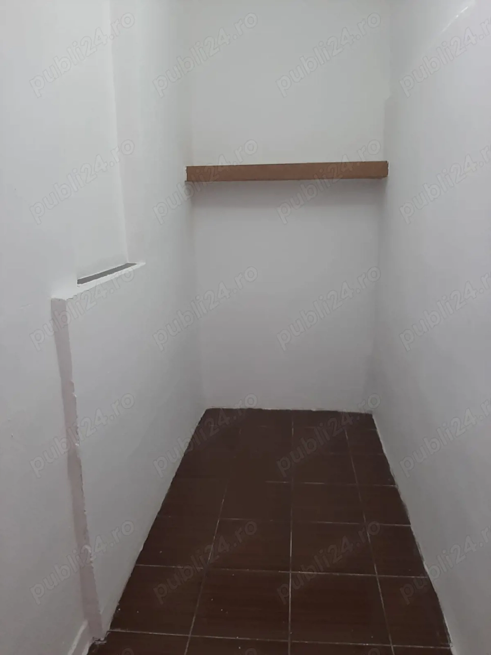 De vanzare garsoniera zona Far - 1 Mai vechi