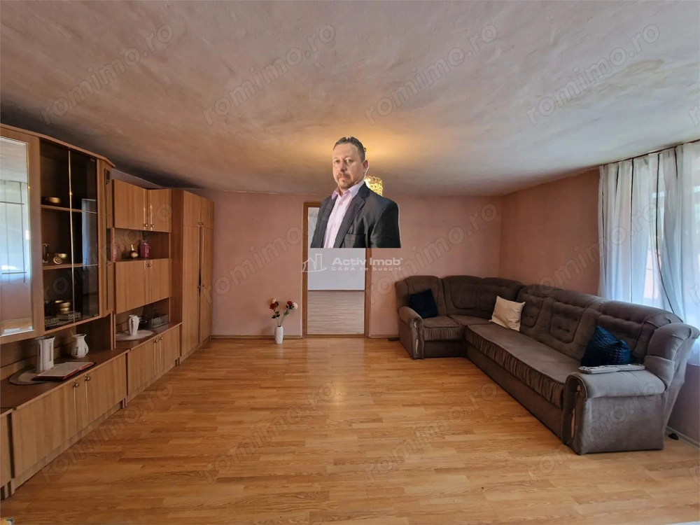 Resita Apt.Etj.1 Curte Comuna