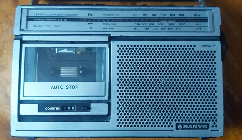 Radiocasetofon SANYO Model M2561 LG - Vintage Anii 80 
