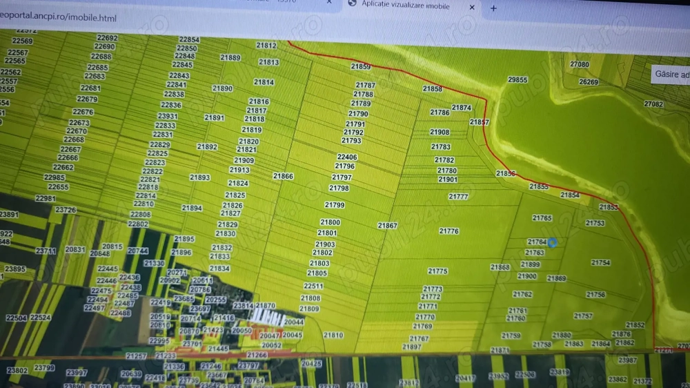 Vând 3 ha teren, extravilan, jud Ialomița, lângă lacul Fundata.