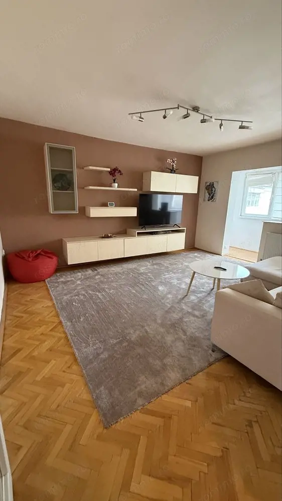 Dambovita | 3 Camere | Decomandat | Centrala Proprie.