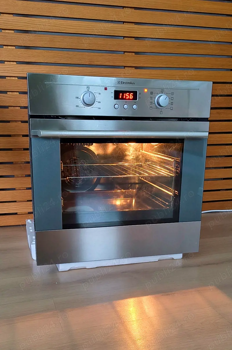 Cuptor electric incorporabil Electrolux