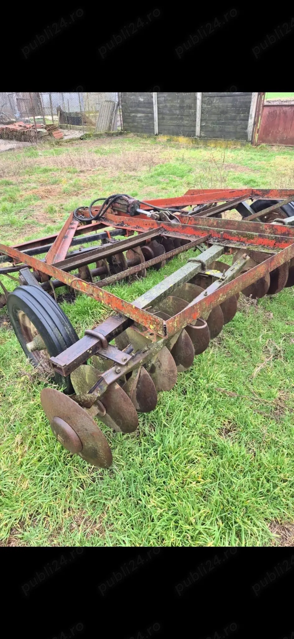 vand disc satul roit pret 6500 de lei 