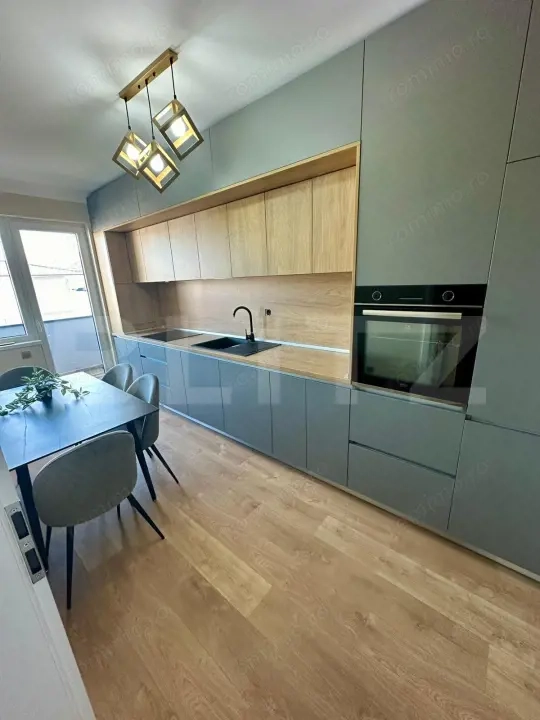 Apartament, 59.5 mp, bucatarie inchisa, 2 dormitoare, parcare, zona centrala