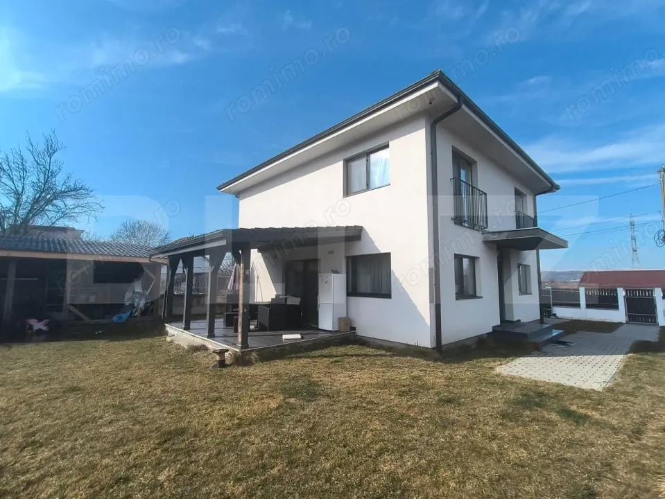 Vila moderna cu 3 dormitoare si teren generos 1.460 mp