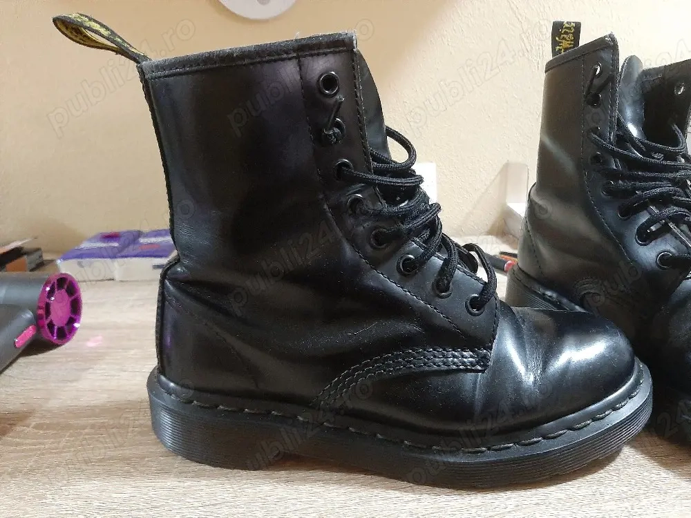 vand bocanci Dr Martens m 36