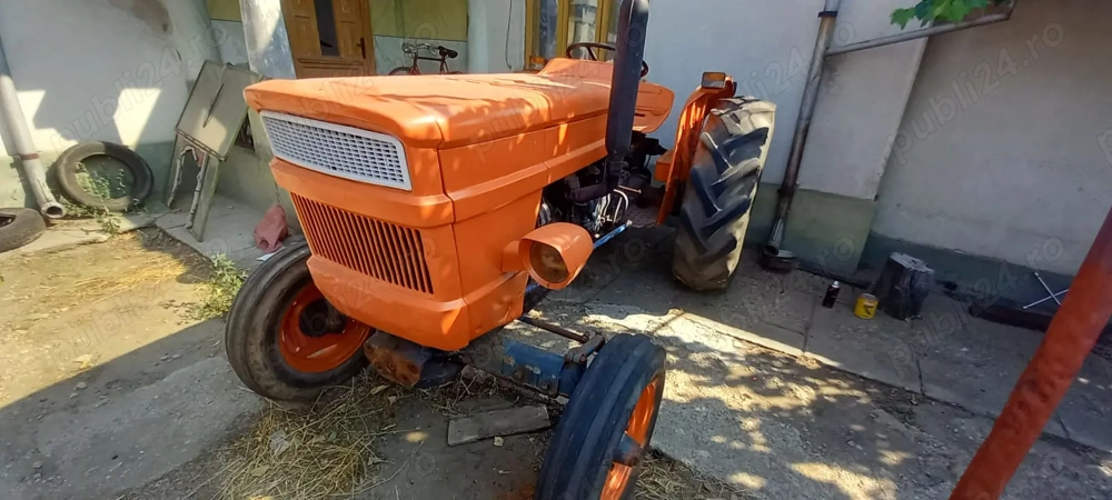 Vând tractor Fiat 550